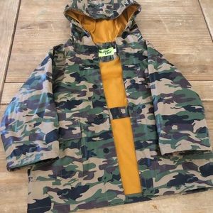 Carhartt camo Tee with rain jacket 3T